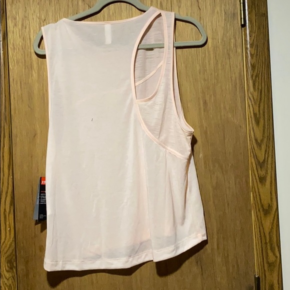 Woman’s Under Armour Tank Top - Picture 4 of 4